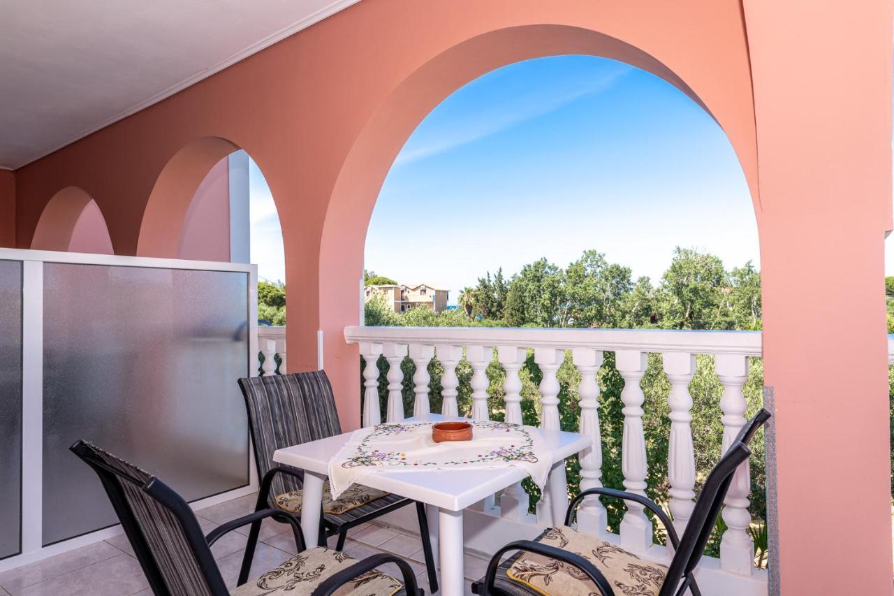 Arazzo Apartments Vasilikí Eksteriør billede